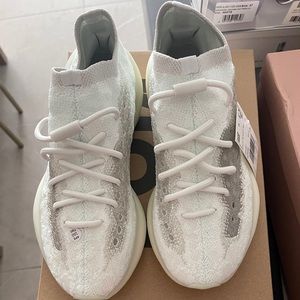 Brand new w/ tag Yeezy 380 white sneakers men 5.5